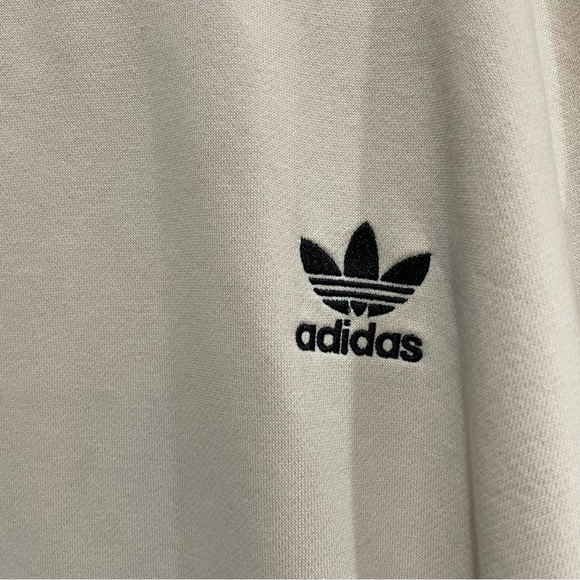 Adidas Originals Logo Play Trefoil Crew Sweatshirt in Wonder White Size Medium - Picture 5 of 14